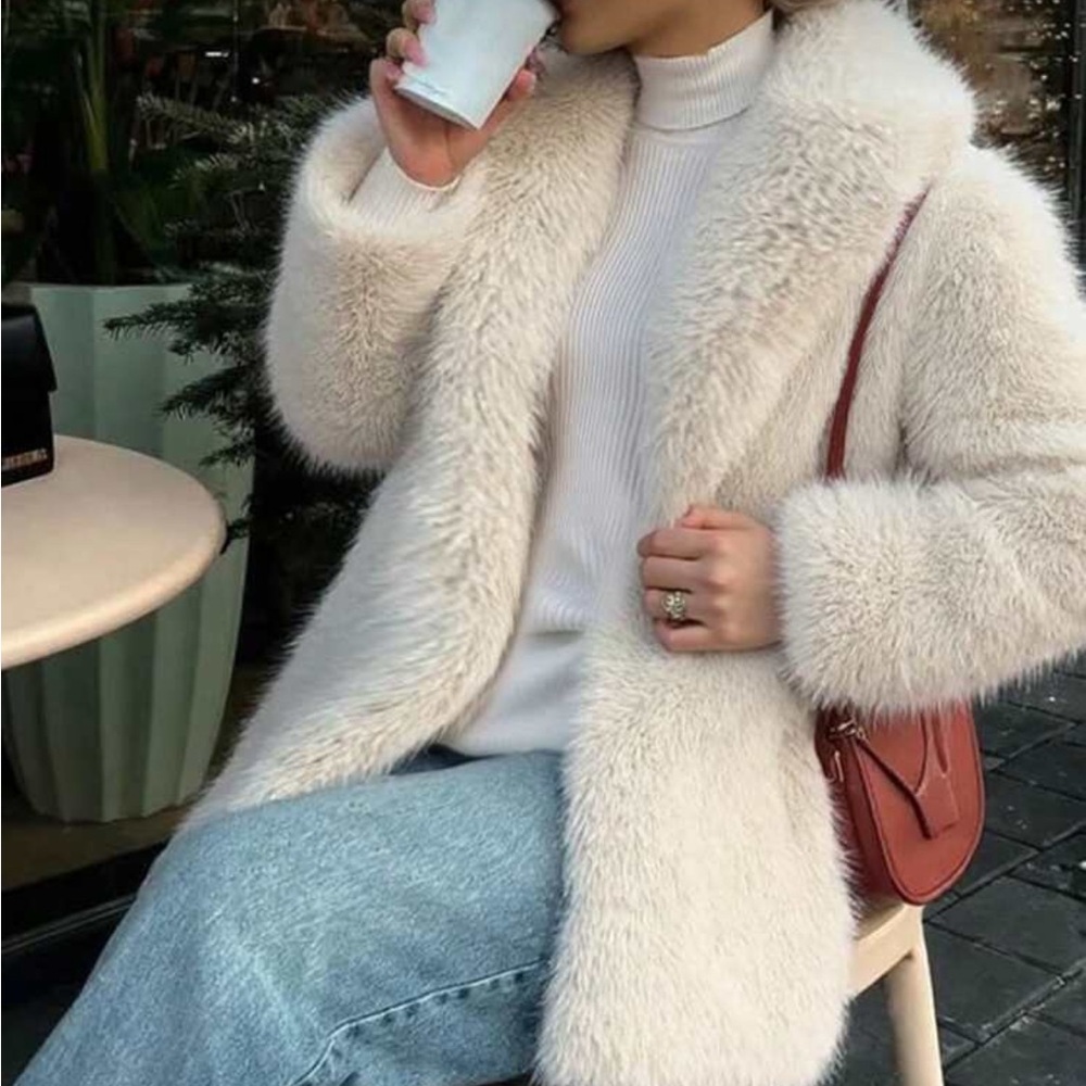 white Faux Fur Coat thick oversized winter plush shaggy winter coat